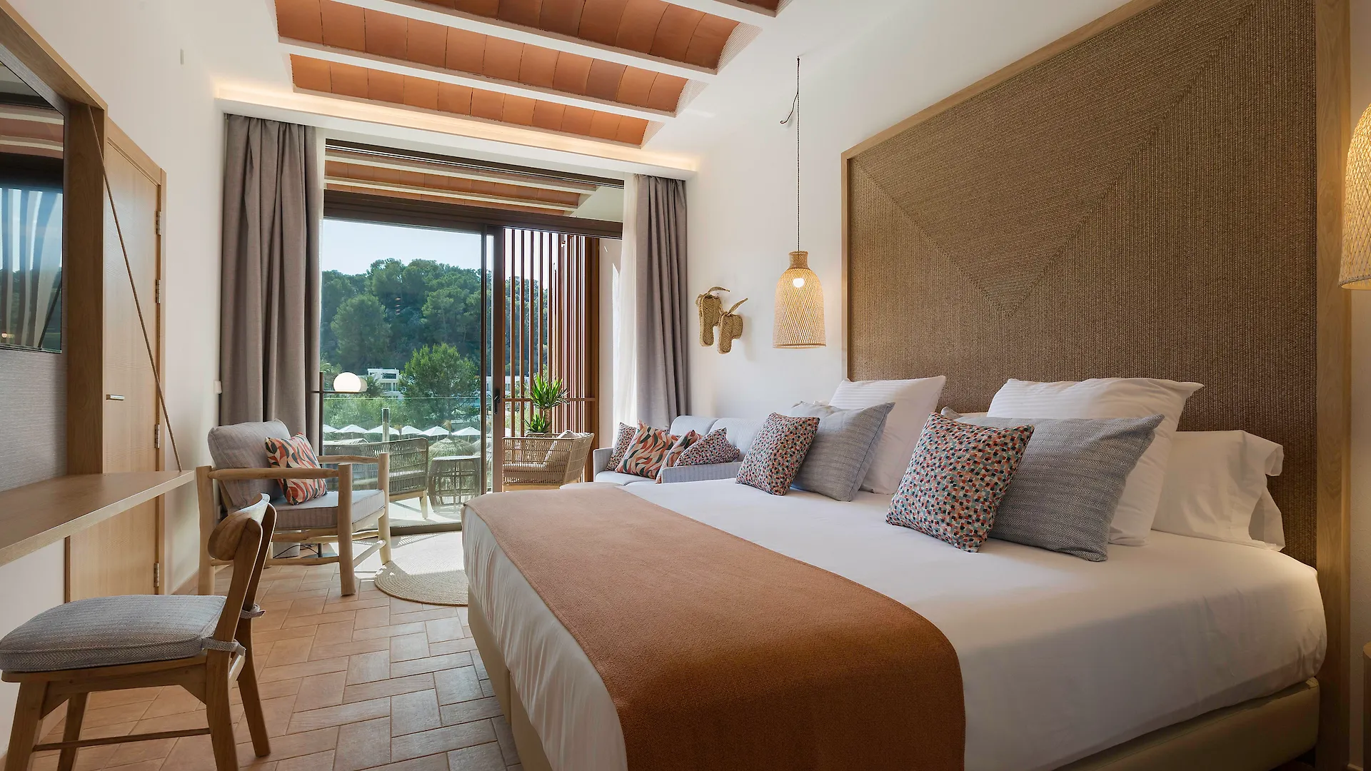 Cala San Miguel Ibiza Resort, Adults Only, Curio Collection By Hilton Port de Sant Miguel 5*,  İspanya