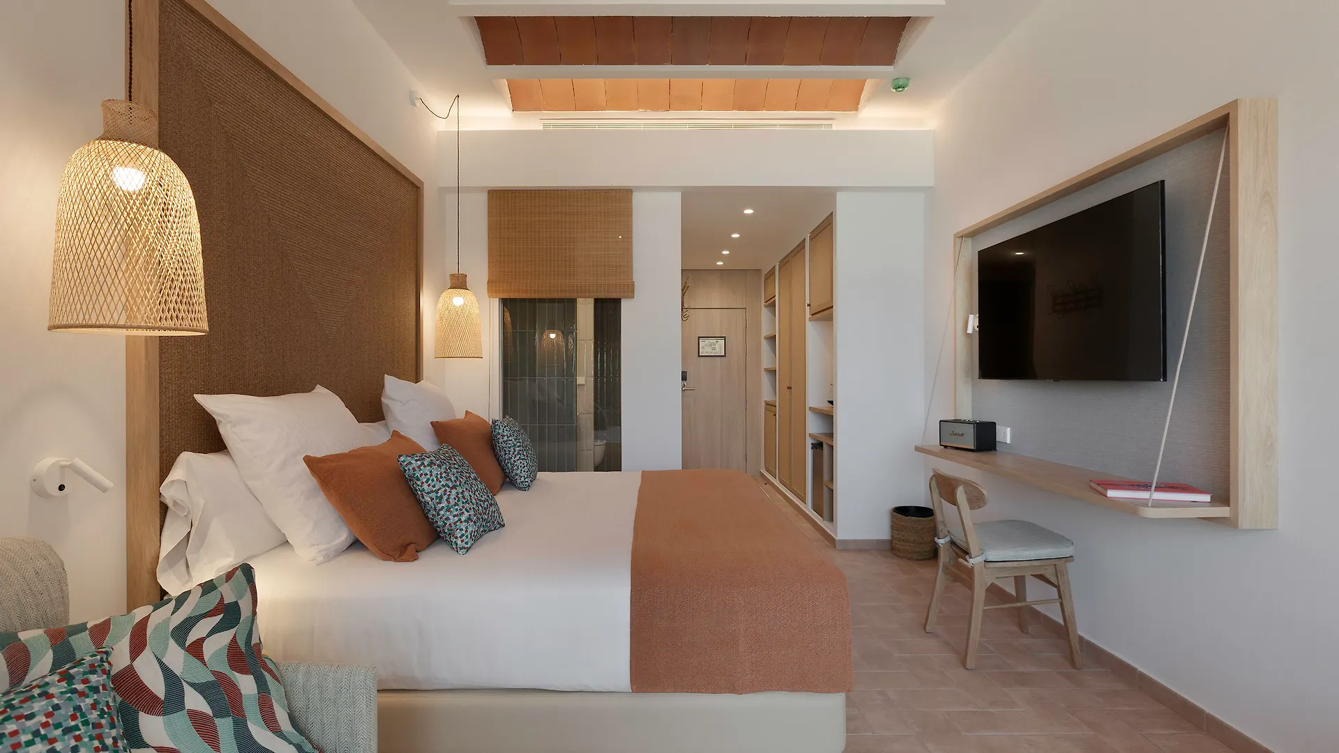 Cala San Miguel Ibiza Resort, Adults Only, Curio Collection By Hilton Port de Sant Miguel Otel