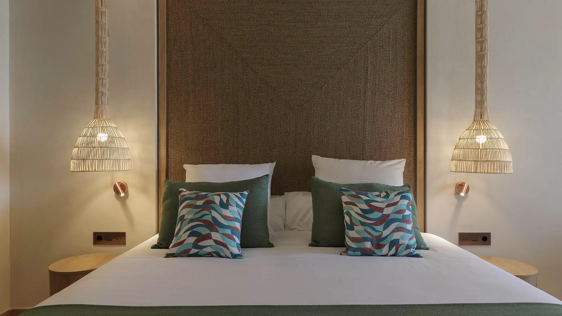 Hotel Cala San Miguel Ibiza Resort, Adults Only, Curio Collection By Hilton Port de Sant Miguel