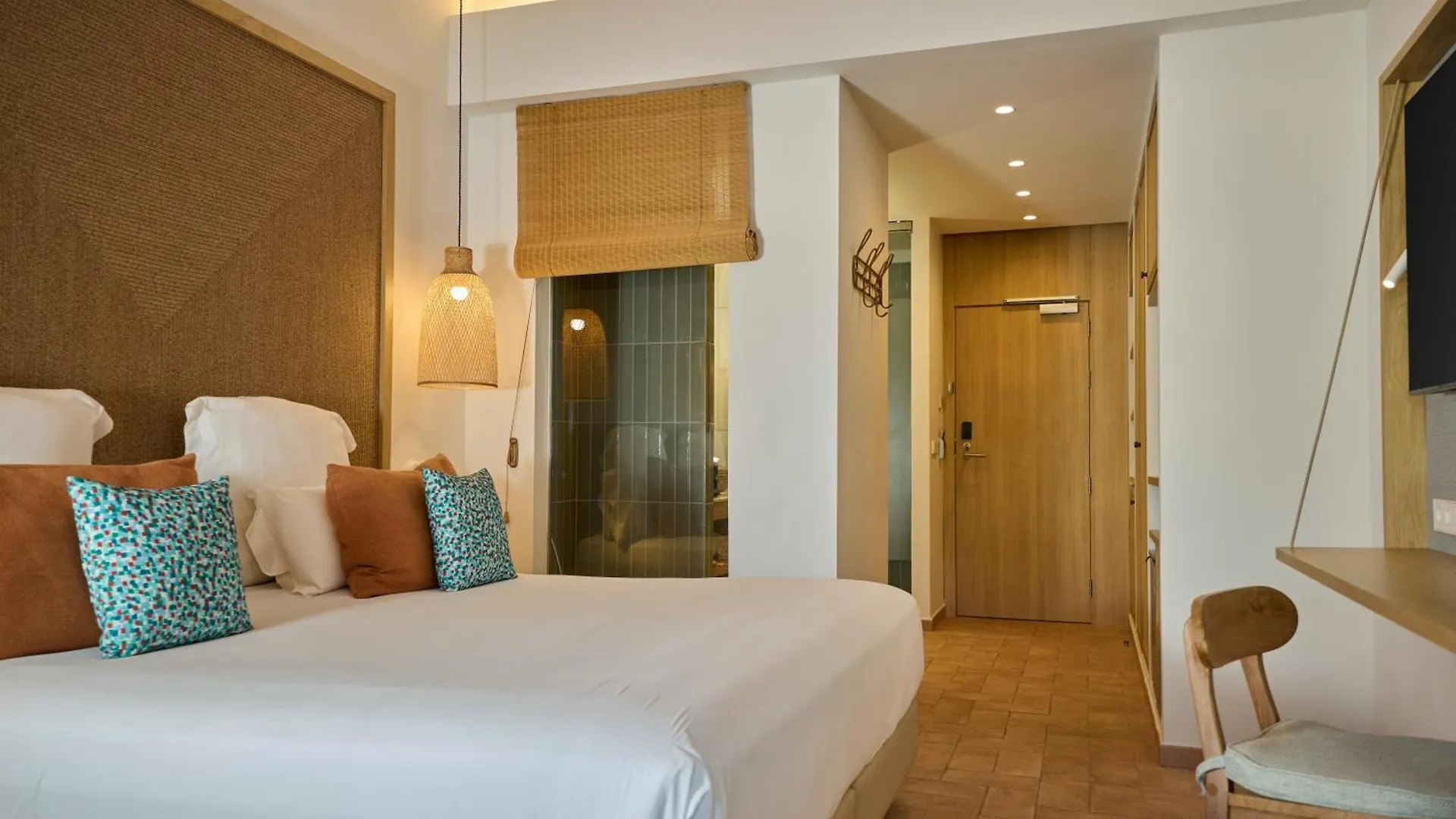 Cala San Miguel Ibiza Resort, Adults Only, Curio Collection By Hilton Port de Sant Miguel 5*,