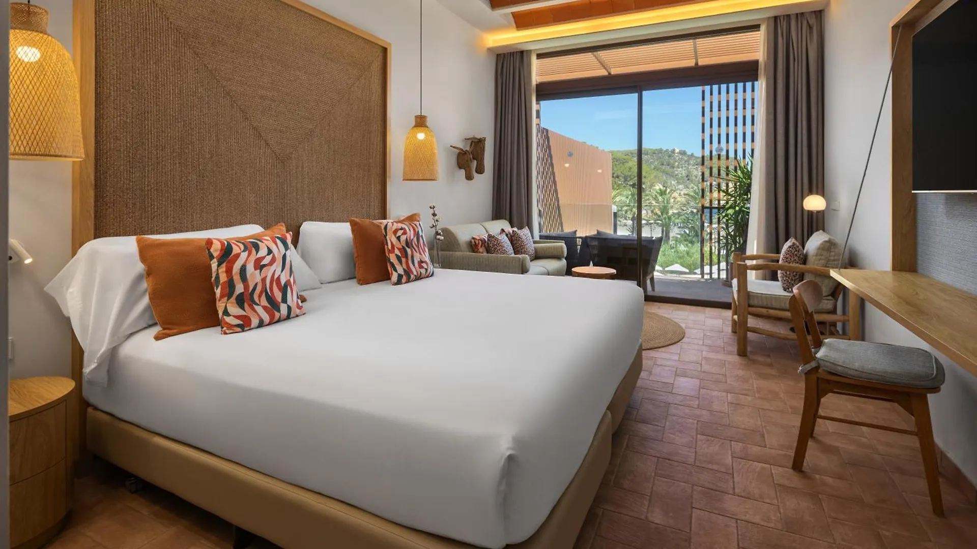 Cala San Miguel Ibiza Resort, Adults Only, Curio Collection By Hilton Port de Sant Miguel 5*,  İspanya