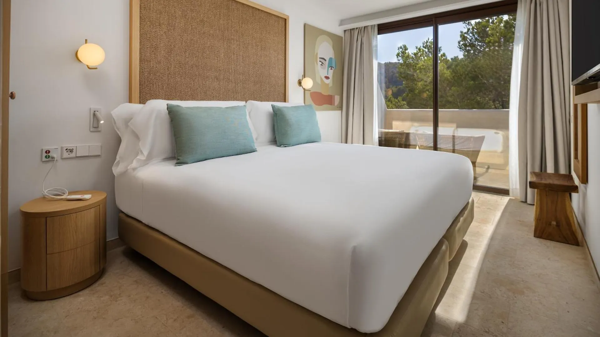 Cala San Miguel Ibiza Resort, Adults Only, Curio Collection By Hilton Port de Sant Miguel 5*,  Espanha