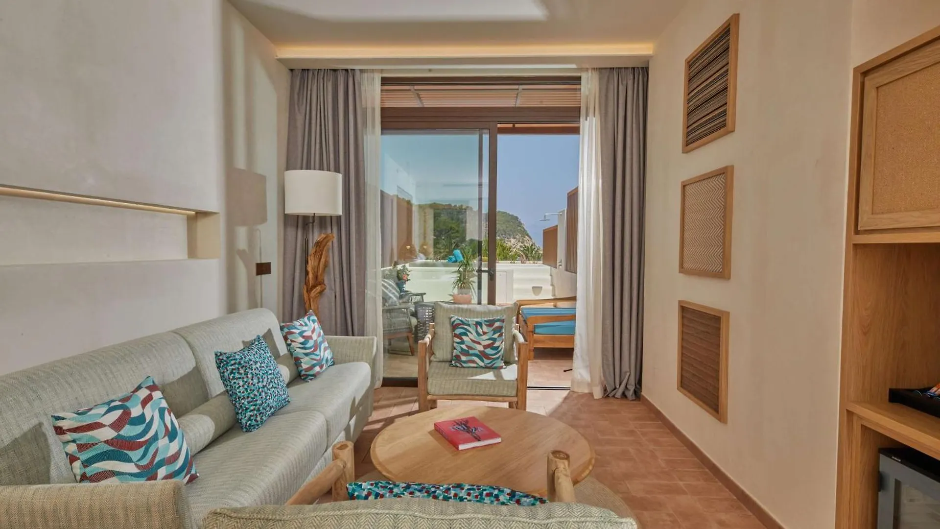 فندق Cala San Miguel Ibiza Resort, Adults Only, Curio Collection By Hilton Port de Sant Miguel